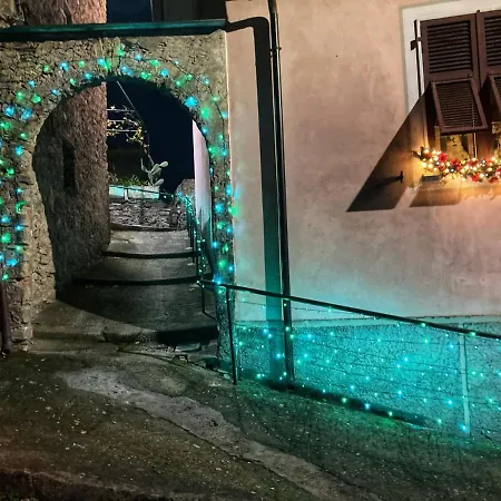 La Casa Rossa Con Vista Arcola