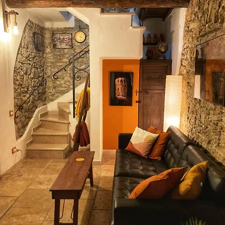 La Casa Rossa Con Vista Vakantiehuis *