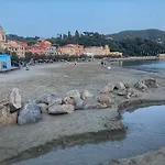 La Casa Rossa Con Vista 度假居 *